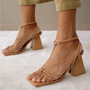 Alohas brand sandals European size 38 (fits like a US size 7 or 7.5)